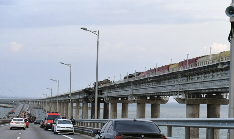 Фото - Хуснуллин заявил о завершении установки всех пролётов автодорожной части Крымского моста